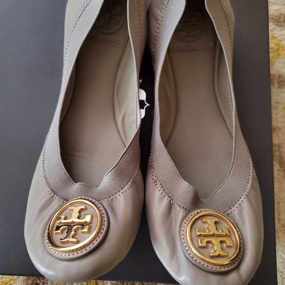 Tory Burch Caroline 2 ballet flats ~ Grey size 7 - Picture 3 of 16